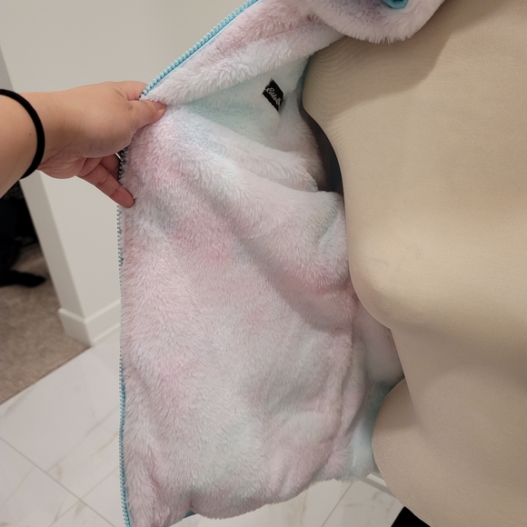 Eddie Bauer Deer Harbor Reversible Hooded Puffer Jacket - Picture 9 of 13